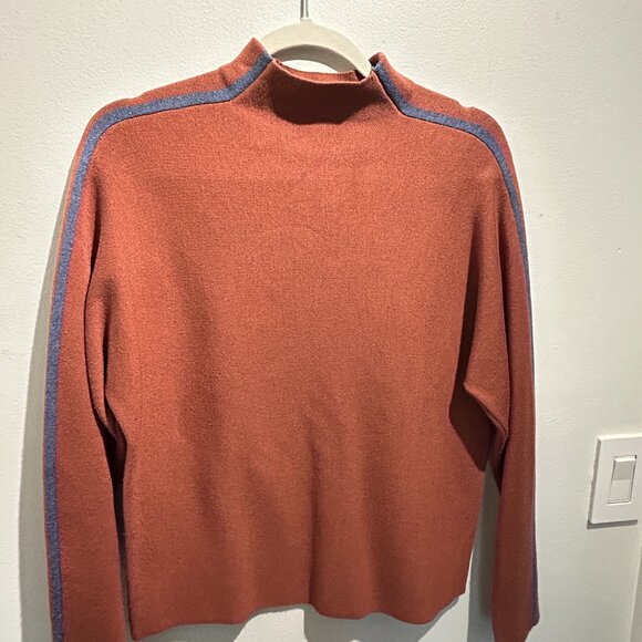 Sweater - Picture 1 of 4